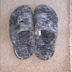 VS bedroom slippers